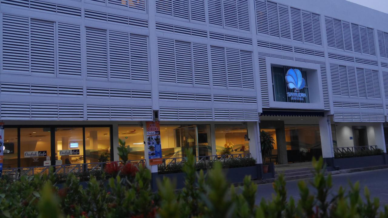 Samudra Hotel Kuching Exteriör bild