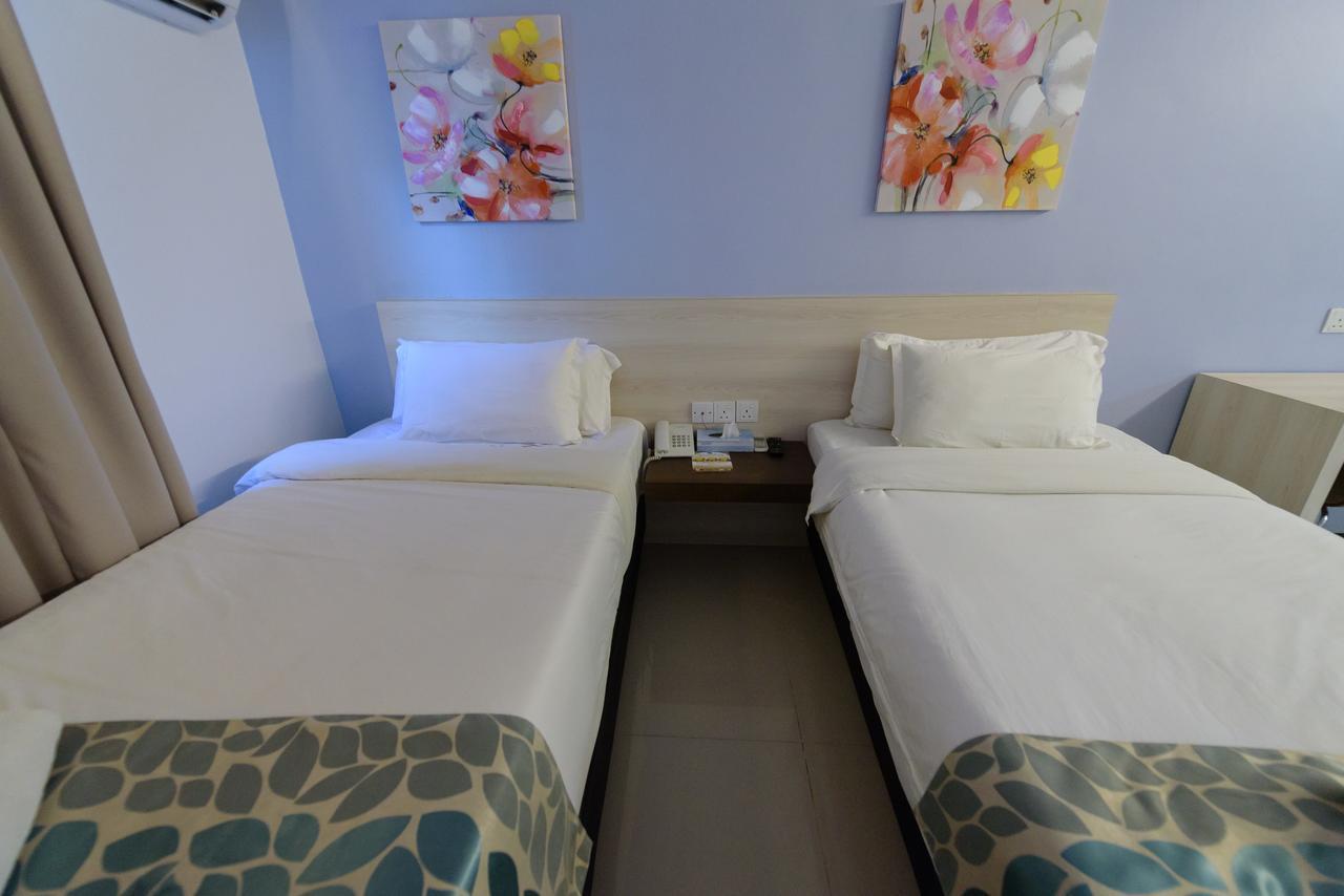 Samudra Hotel Kuching Exteriör bild